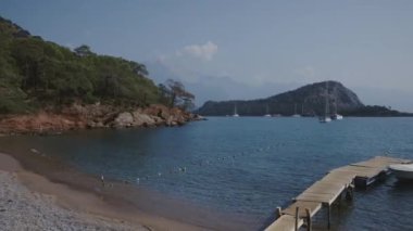 Türk Körfezi 'ndeki Küçük Ahşap İskele, Fethiye Peyzajı