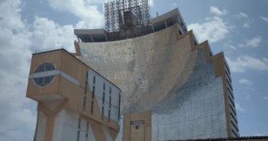 Güneş Enstitüsü, Taşkent, Özbekistan 'da Büyük Güneş Fırını