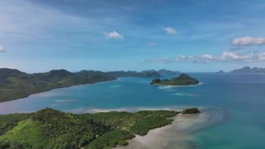 Filipinler, Palawan 'daki Vahşi Adalar' ın Manzaralı Hava Panoraması