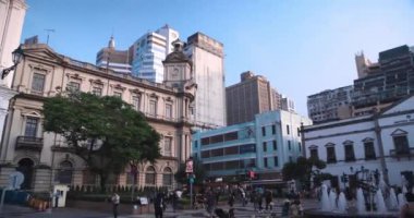 Orta Senado Meydanı İnsanlarla dolu, Macau 'nun bir simgesi