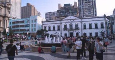 Orta Senado Meydanı İnsanlarla dolu, Macau 'nun bir simgesi
