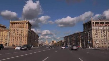 Moskova 'daki Merkez Bulvarı' nda Geçit