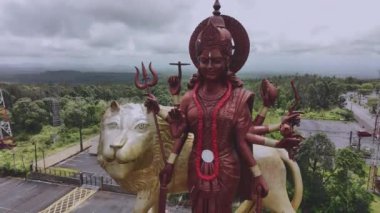 Mauritius 'ta Altın Aslan ile Kutsal Buda, Hava Manzarası