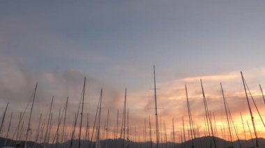 Marmaris Limanı 'nda Yatlarla İnanılmaz Günbatımı, Türkiye' de Yatçılık