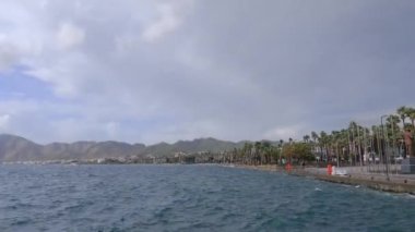 Marmaris Rıhtımı 'ndaki Büyük Dalgalar, Türk Sahili