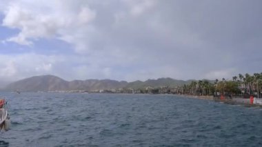 Marmaris Rıhtımı 'ndaki Büyük Dalgalar, Türk Sahili