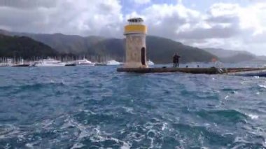 Marmaris Rıhtımı 'ndaki Büyük Dalgalar, Türk Sahili