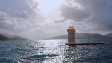 Marmaris Rıhtımı 'ndaki Büyük Dalgalar, Türk Sahili