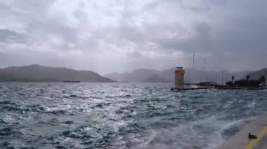 Marmaris Rıhtımı 'ndaki Büyük Dalgalar, Türk Sahili