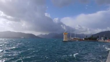 Marmaris Rıhtımı 'ndaki Büyük Dalgalar, Türk Sahili