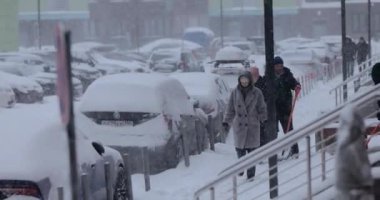 Kamu Hizmetleri Kar Sokaklarını Temizleyin, Kış Şehri