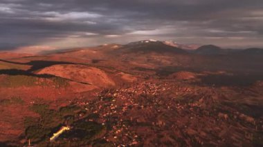 Sırbistan 'daki Balkan Dağlarının Hava Panoraması
