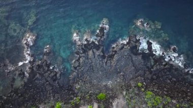 Mauritius 'un vahşi sahil manzarası, gökyüzü manzarası