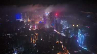 Gece Macau 'da Bulutların Üzerinde Uçmak, Hava Görüntüsü