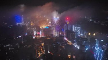 Gece Macau 'da Bulutların Üzerinde Uçmak, Hava Görüntüsü