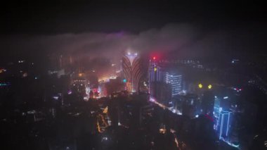 Gece Macau 'da Bulutların Üzerinde Uçmak, Hava Görüntüsü