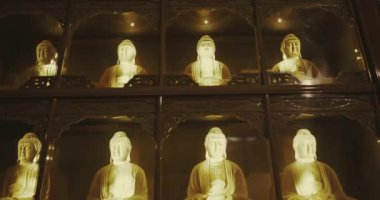 Tapınakta küçük parlak Buda 'lar, Kaohsiung