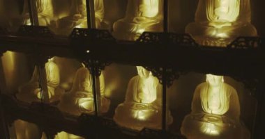 Tapınakta küçük parlak Buda 'lar, Kaohsiung