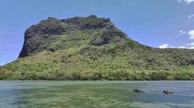Mauritius 'ta Suda At Sürüşü, Hava Görüntüsü