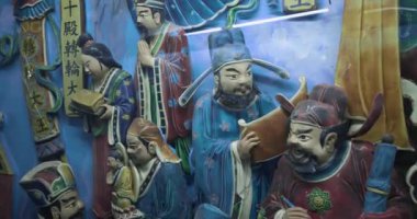 Kaohsiung, Tayvan 'daki Kaplan ve Ejderha Pagoda' nın İçindeki Otantik Figürler, Dini Semboller