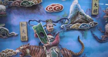 Kaohsiung, Tayvan 'daki Kaplan ve Ejderha Pagoda' nın İçindeki Otantik Figürler, Dini Semboller