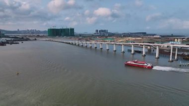 Macau ve Hong Kong arasındaki yüksek hızlı feribot, hava manzaralı.