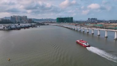 Macau ve Hong Kong arasındaki yüksek hızlı feribot, hava manzaralı.