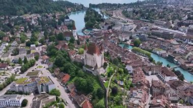 Eski Şehrin, Thun 'un, İsviçre' nin, Havadan Bakış Alanı 'nın Üzerinde Uçmak