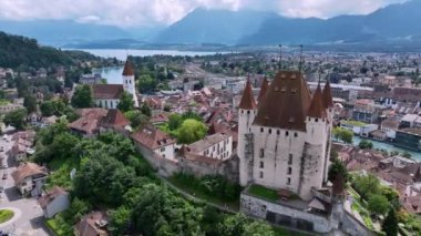 Eski Şehrin, Thun 'un, İsviçre' nin, Havadan Bakış Alanı 'nın Üzerinde Uçmak