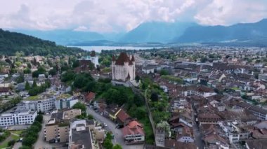 Eski Şehrin, Thun 'un, İsviçre' nin, Havadan Bakış Alanı 'nın Üzerinde Uçmak