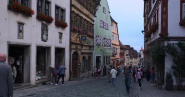 Eski Rothenburg şehrinin ana caddesi Ob Der Tauber, Almanya