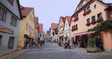 Eski Rothenburg şehrinin ana caddesi Ob Der Tauber, Almanya