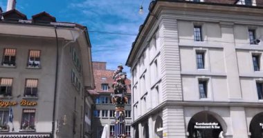 Yazın İsviçre 'de Eski Bern' ün Merkezinde Mimarlık