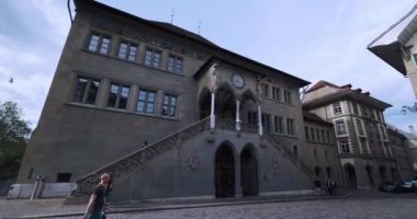 Yazın İsviçre 'de Eski Bern' ün Merkezinde Mimarlık