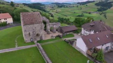 Rueggisberg Manastırı İsviçre Dağları 'nda, hava manzaralı