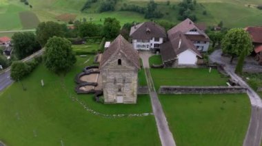 Rueggisberg Manastırı İsviçre Dağları 'nda, hava manzaralı