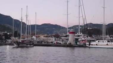 Türkiye 'nin Su Tarafından Akşam Marmarisinin Panoraması