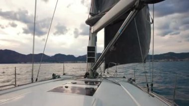 Türkiye 'nin Marmaris kentinde Yatta Yelkenlilerle Çalışmak