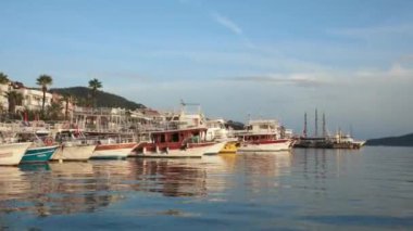 Türkiye 'de Marmaris Sahilinde Yatlar