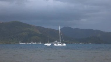 Türkiye 'de Marmaris Sahilinde Yatlar