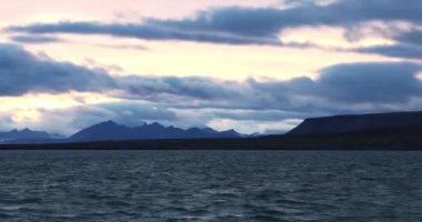 Grönland Denizi 'nde Gün Batımı, Kuzey Kutbu, Svalbard