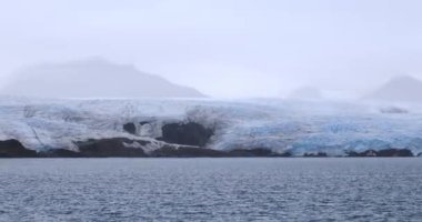 Kuzey Kutbu 'ndaki Nordenskiold Buzulu, Svalbard' ın Doğası