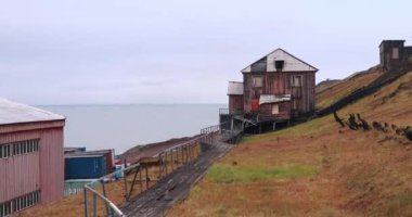 Barentsburg 'daki Eski Sovyet Binaları, Svalbard, Kuzey Kutbu