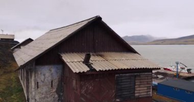 Barentsburg 'daki Eski Sovyet Binaları, Svalbard, Kuzey Kutbu