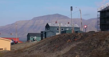 Longyearbyen 'deki Binalar, Yazın Svalbard, Kuzey Kutbu