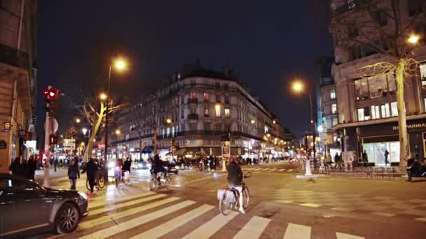 巴黎夜街高质量的镜头 — 图库视频影像