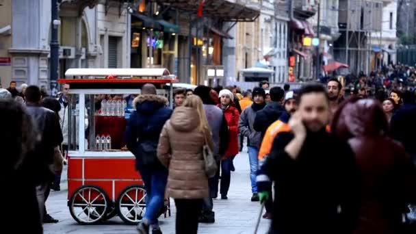 Crowded Istiklal Street Istanbul Turkey High Quality Footage — Stock Video