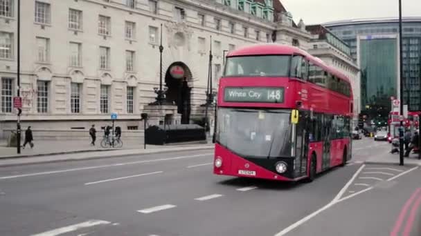 Λεωφορείο Για Westminster Bridge Big Ben Και Σπίτια Του Κοινοβουλίου — Αρχείο Βίντεο