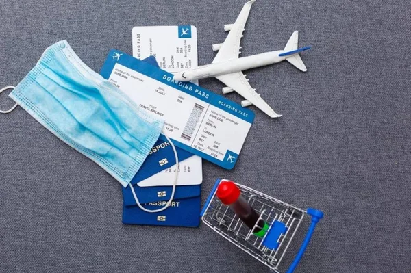 Virus Travel Concept Passport Boarding Pass Surgic — Stock Photo, Image