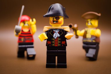 Varşova, Polonya, 29 Eylül 2023. Nakliye şirketi çalışanları. Lego minyatürleri ve diğer tüm tuğlalar LEGO GROUP tarafından yapıldı..